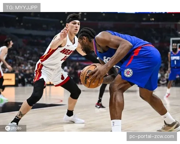 实时战报：热火第三节祭出2-3区域联防，单节仅让国王得到18分